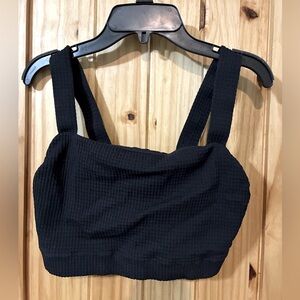 All in Motion women’s size XXL Black textured sports bra. Like-new condition.